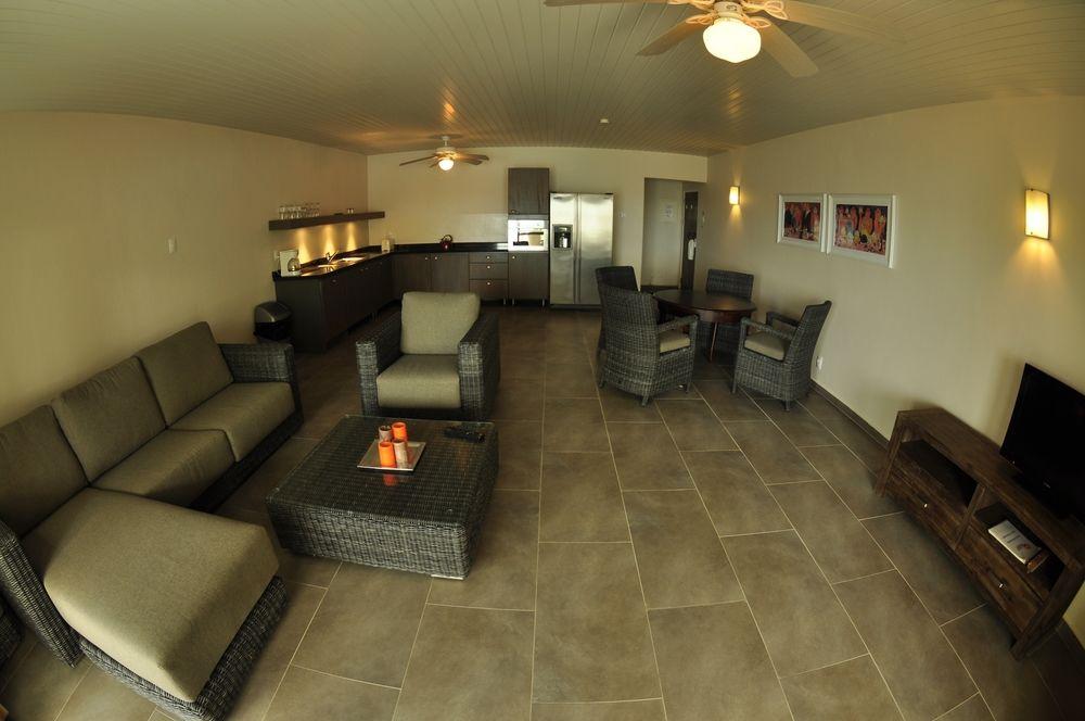 Belmar Oceanfront Apartments Bonaire Exteriör bild