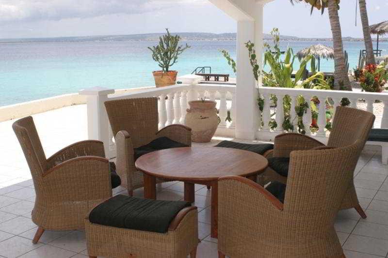 Belmar Oceanfront Apartments Bonaire Exteriör bild