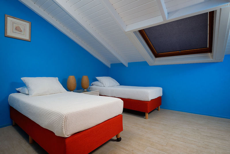 Belmar Oceanfront Apartments Bonaire Exteriör bild