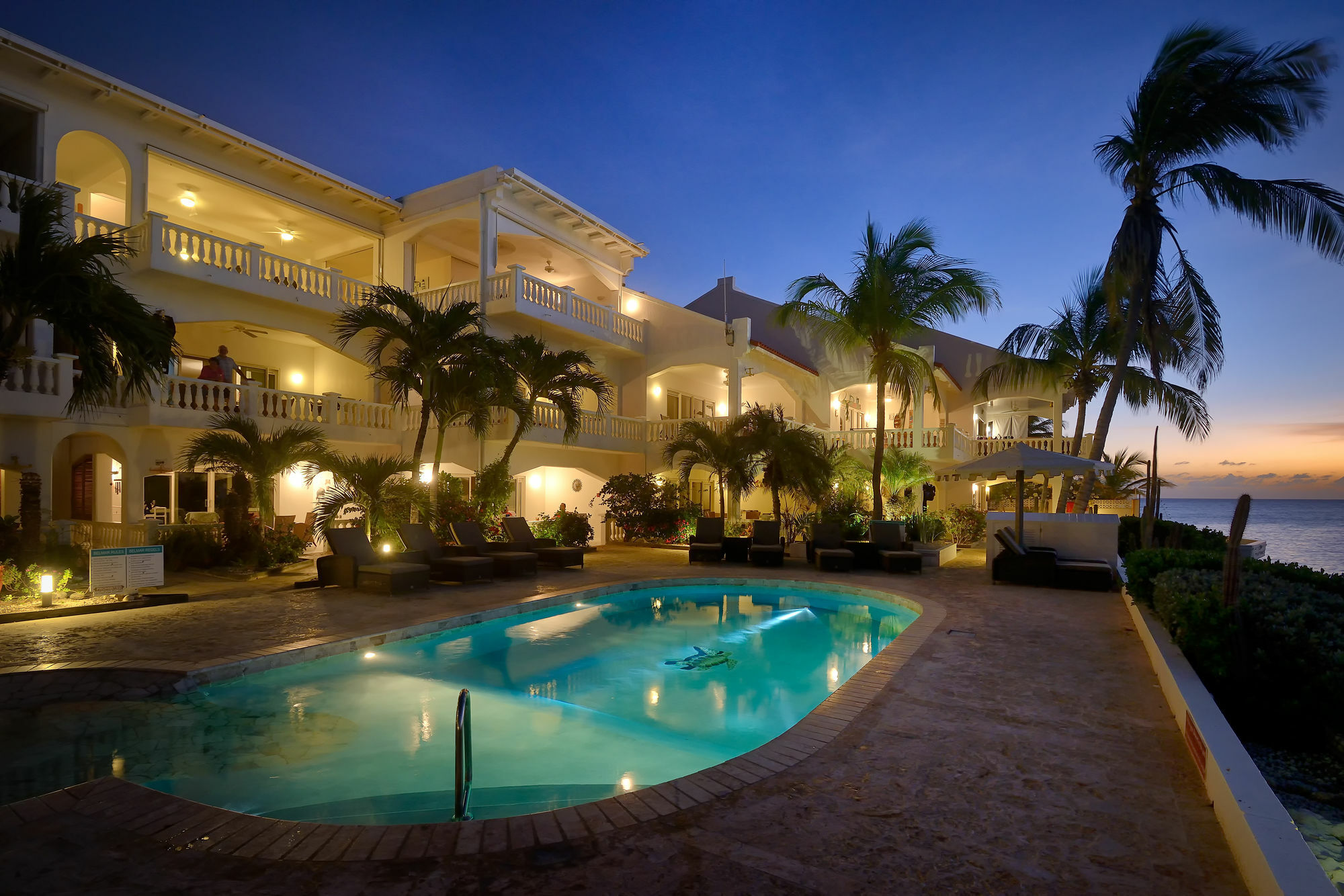 Belmar Oceanfront Apartments Bonaire Exteriör bild