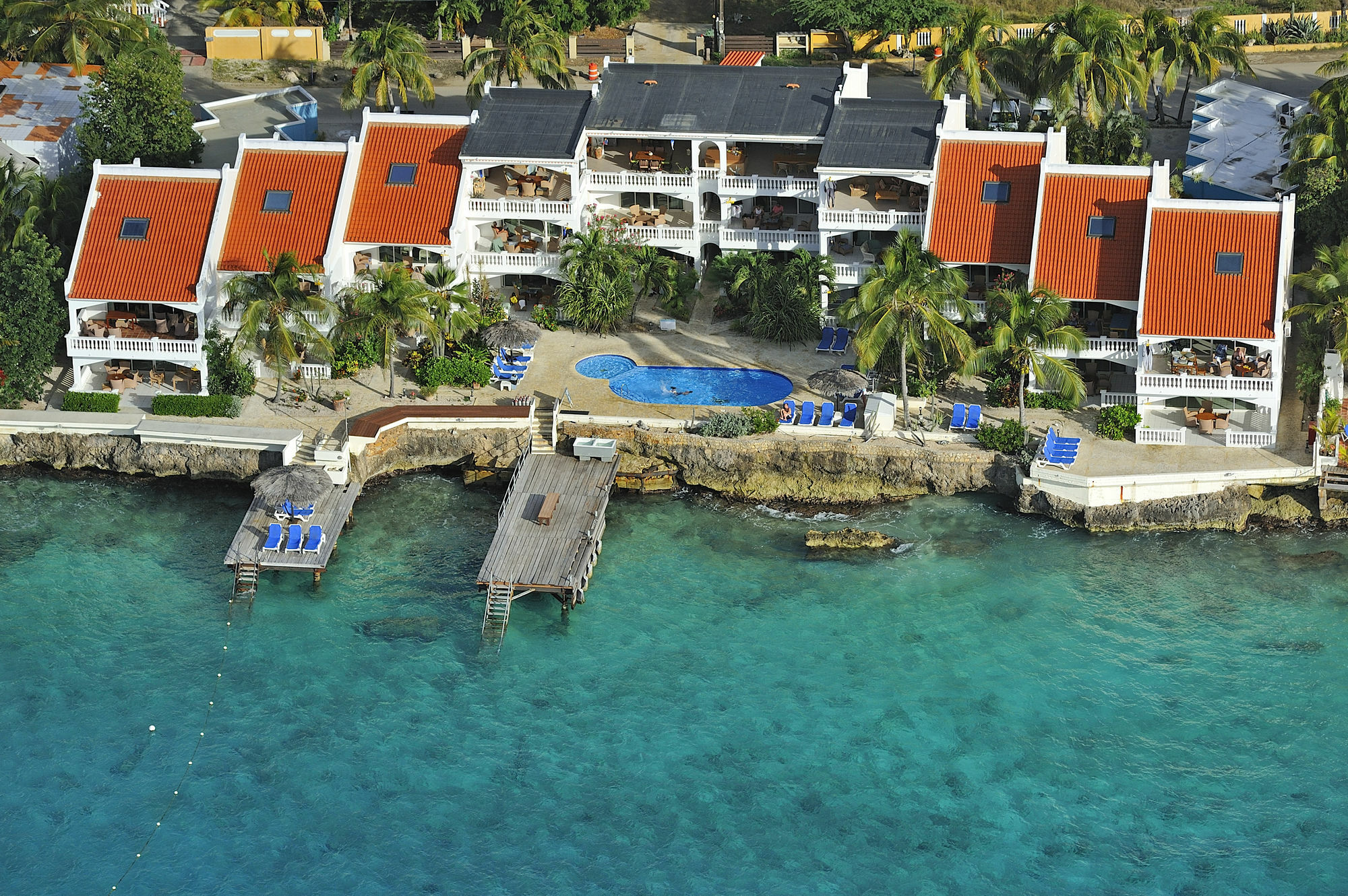 Belmar Oceanfront Apartments Bonaire Exteriör bild