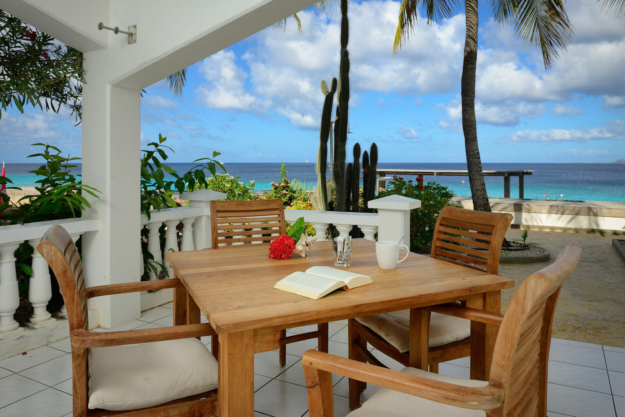 Belmar Oceanfront Apartments Bonaire Exteriör bild