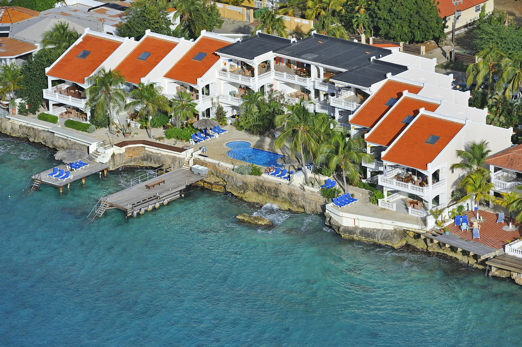Belmar Oceanfront Apartments Bonaire Exteriör bild