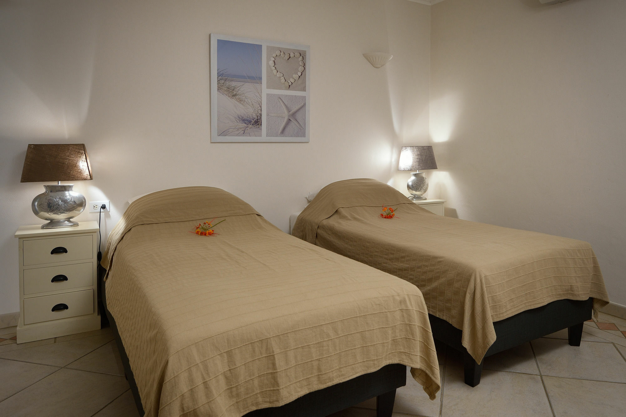 Belmar Oceanfront Apartments Bonaire Exteriör bild