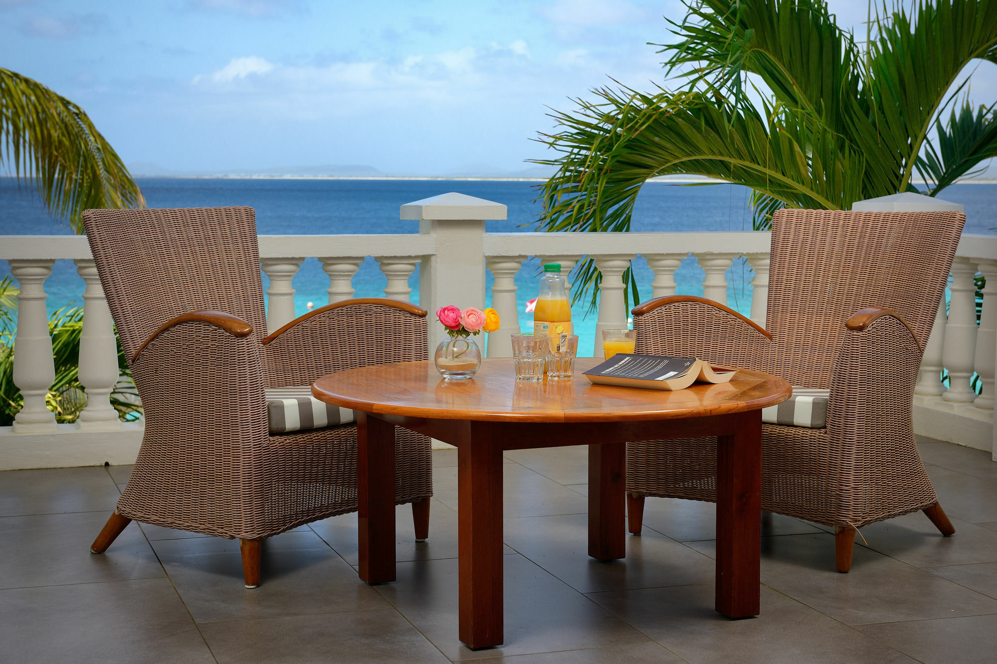 Belmar Oceanfront Apartments Bonaire Exteriör bild
